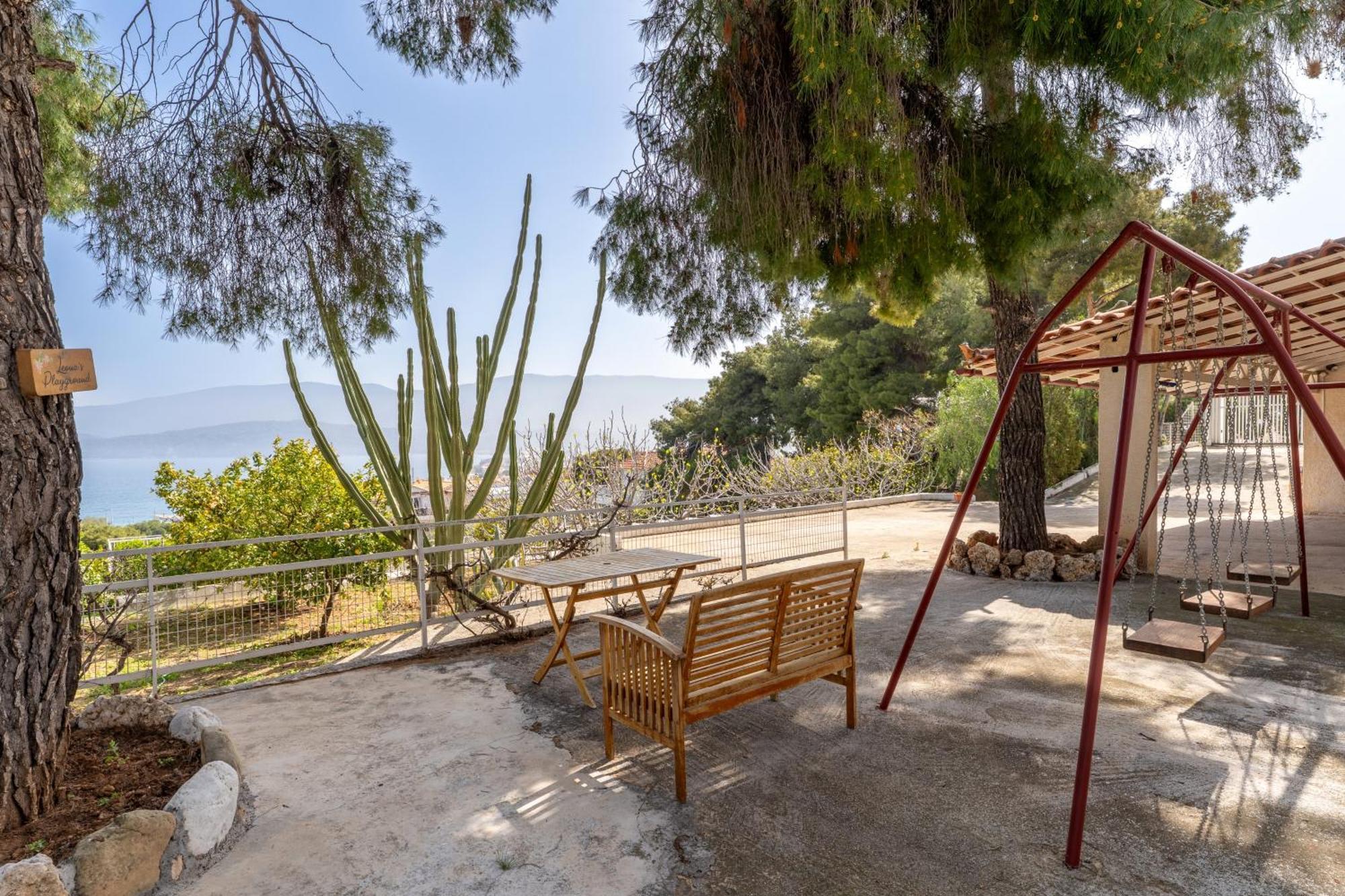 The House Of Gratitude - Poolside Retreat Villa Loutra Oraias Elenis Exterior photo