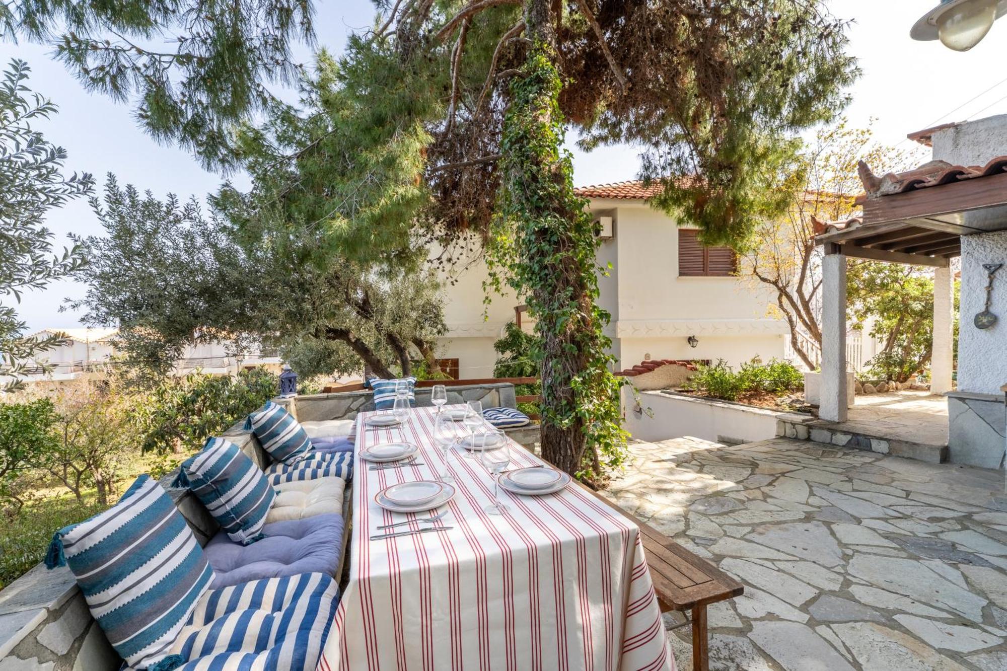 The House Of Gratitude - Poolside Retreat Villa Loutra Oraias Elenis Exterior photo